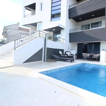 Exclusive With Heated Pool, Roofed Terrace With Jaccuzi,,300m From The Sea Villa Sveti Filip i Jakov