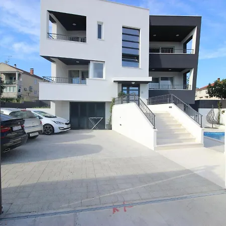 Exclusive With Heated Pool, Roofed Terrace With Jaccuzi,,300m From The Sea * Sveti Filip i Jakov