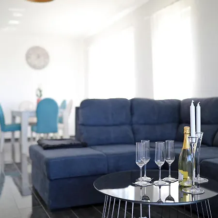 Exclusive With Heated Pool, Roofed Terrace With Jaccuzi,,300m From The Sea