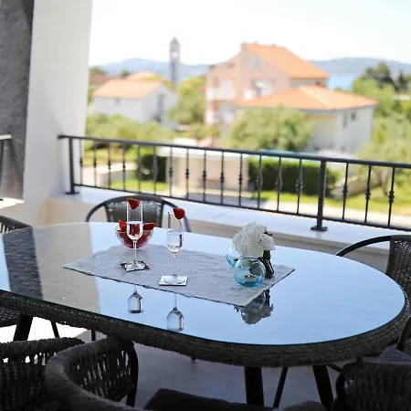 Exclusive With Heated Pool, Roofed Terrace With Jaccuzi,,300m From The Sea Villa Sveti Filip i Jakov