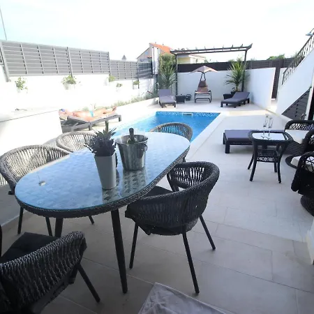 Exclusive With Heated Pool, Roofed Terrace With Jaccuzi,,300m From The Sea Villa *